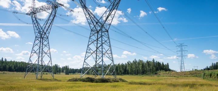 Read more about the article The U.S. Needs 5000 Miles of New High-Voltage Lines Annually. It Only Built 392